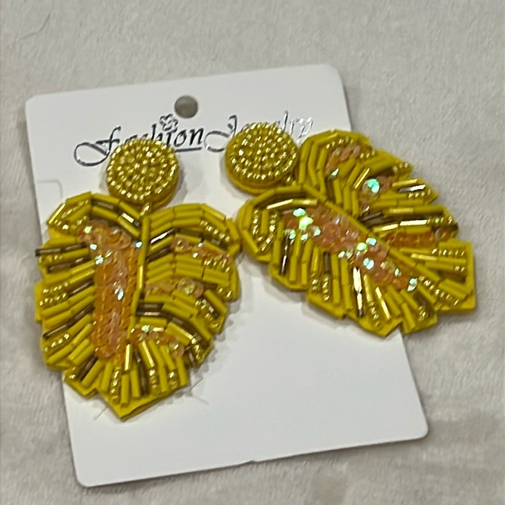 Beaded palm leaf earrings-NWT